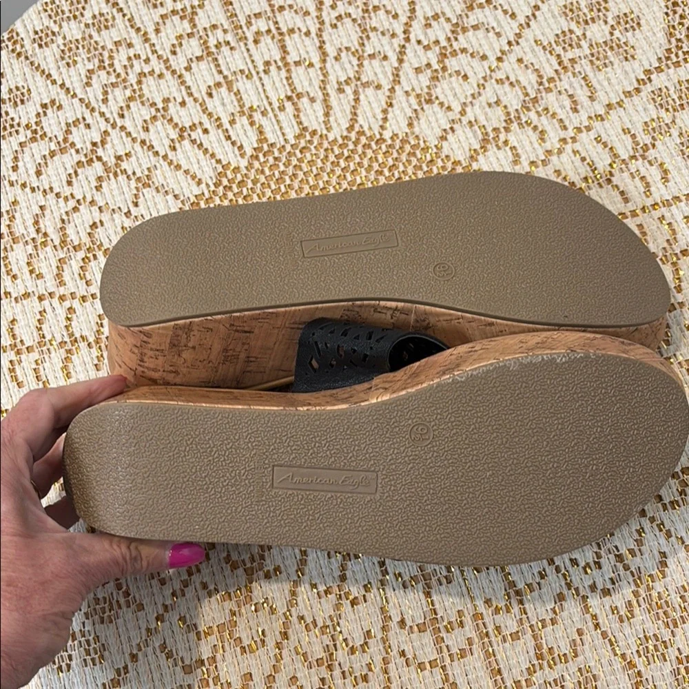 American Eagle Outfitters Black and Tan Wedge Sandals Size 9.5